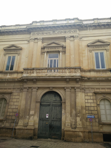 Palazzo Tamborino Cezzi: Ingress portal